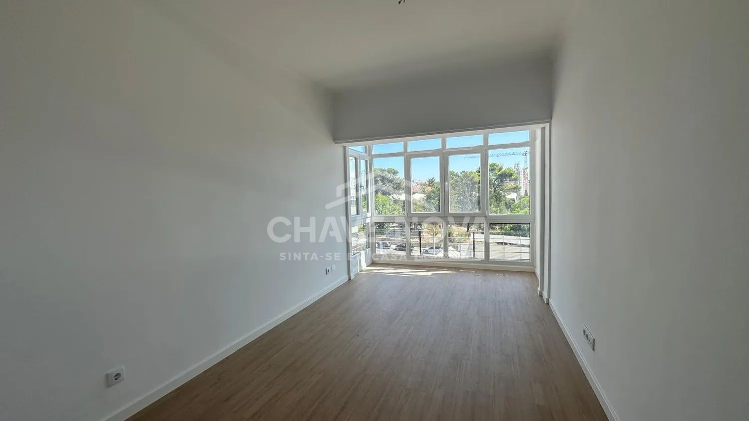 Apartamento T2 Renovado na Rua Martins Barata, na freguesia de Belém - 2