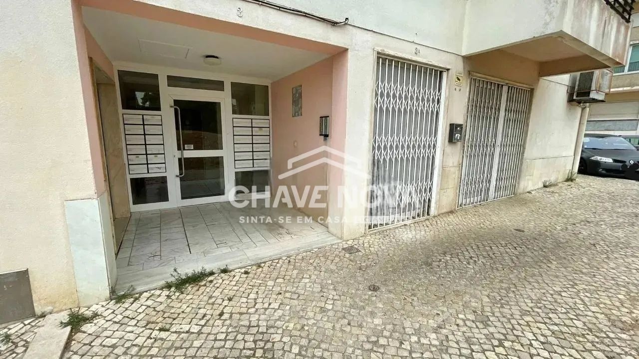 Apartamento T1+1 Renovado com Vista para o CCB | Belém
