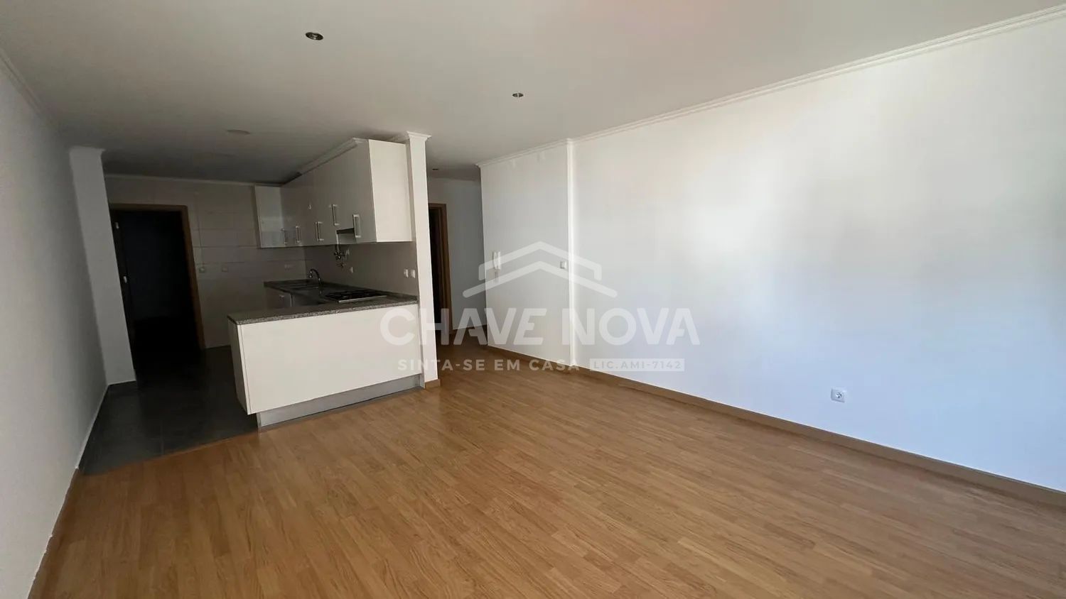 Apartamento T1+1 Renovado com Vista para o CCB | Belém - 3