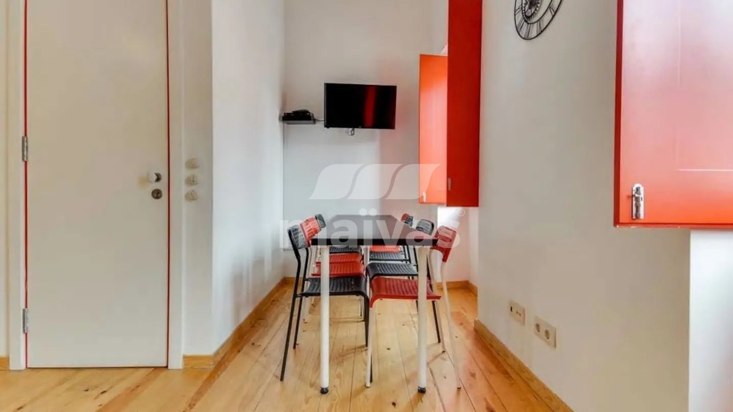Apartamento Duplex T1 + Mezzanine Renovado na Ajuda - 2