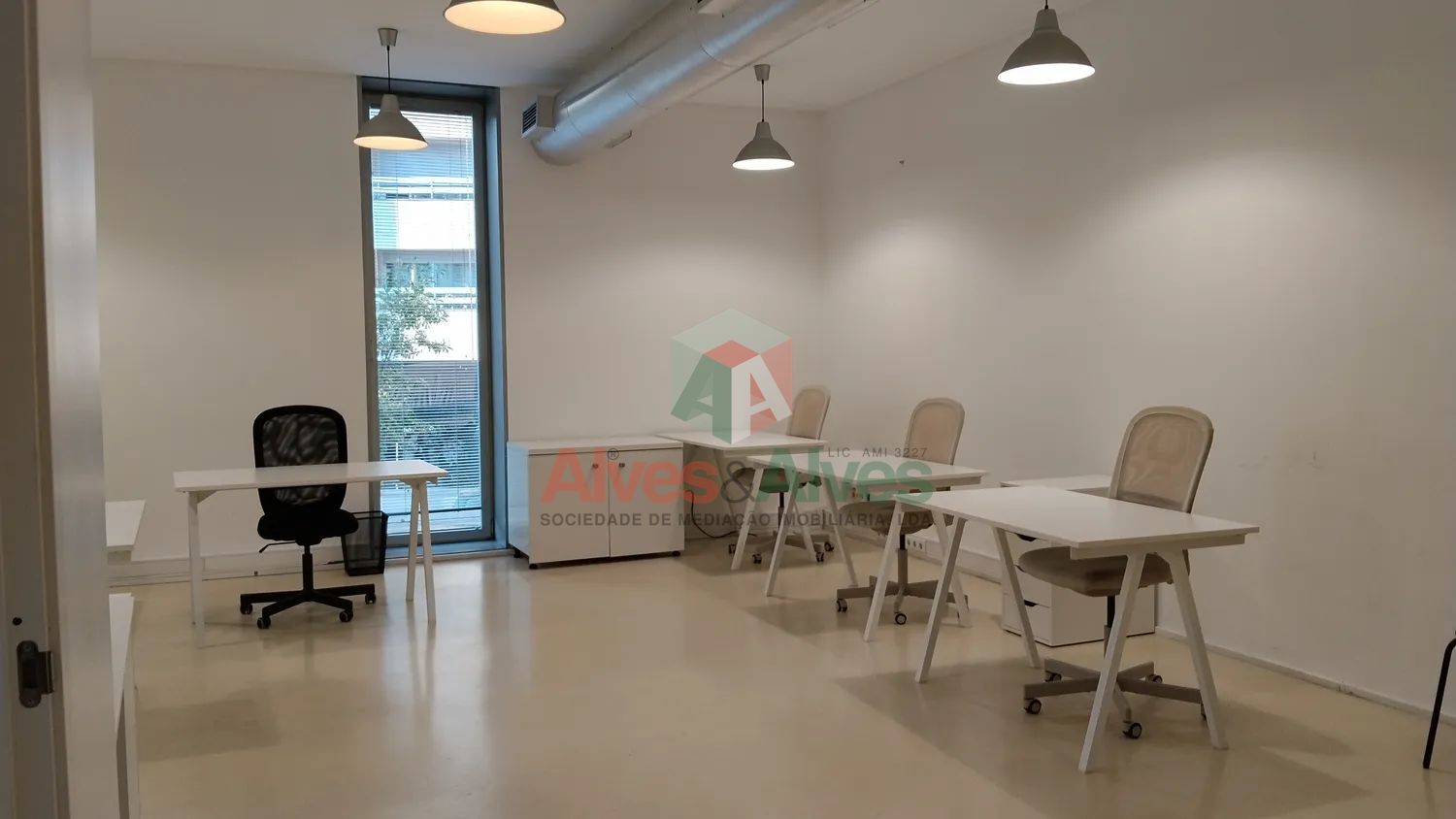 Escritório no centro da Maia – mobilado