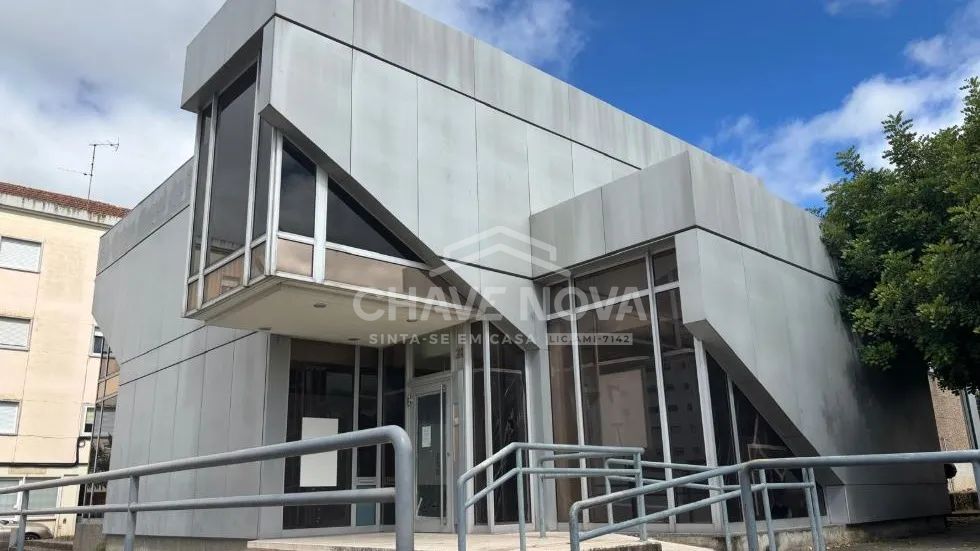 Edifício Comercial no Centro da Malveira