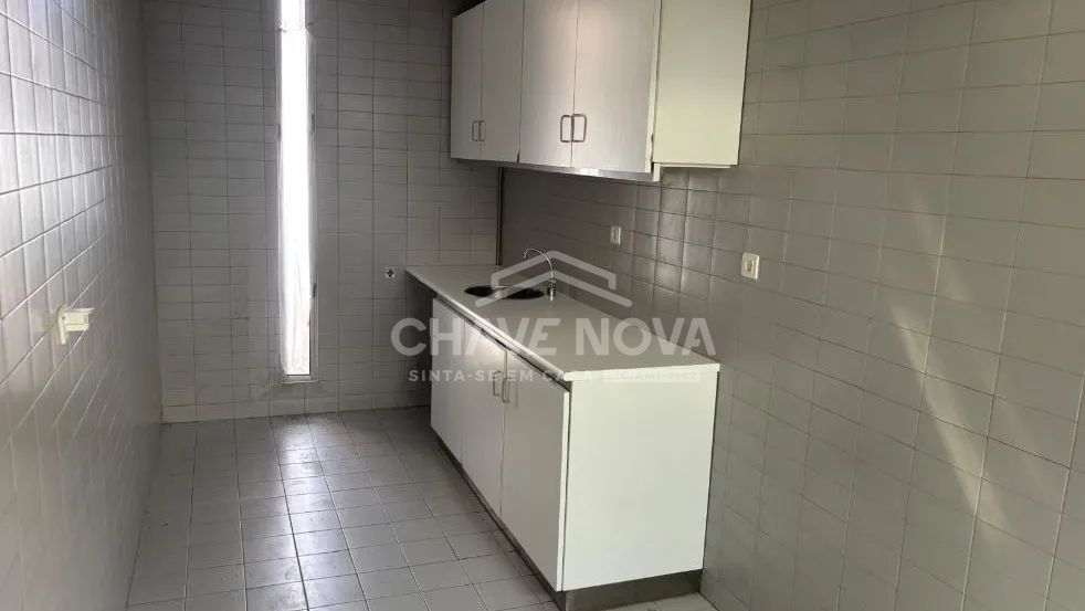 Edifício Comercial no Centro da Malveira - 3
