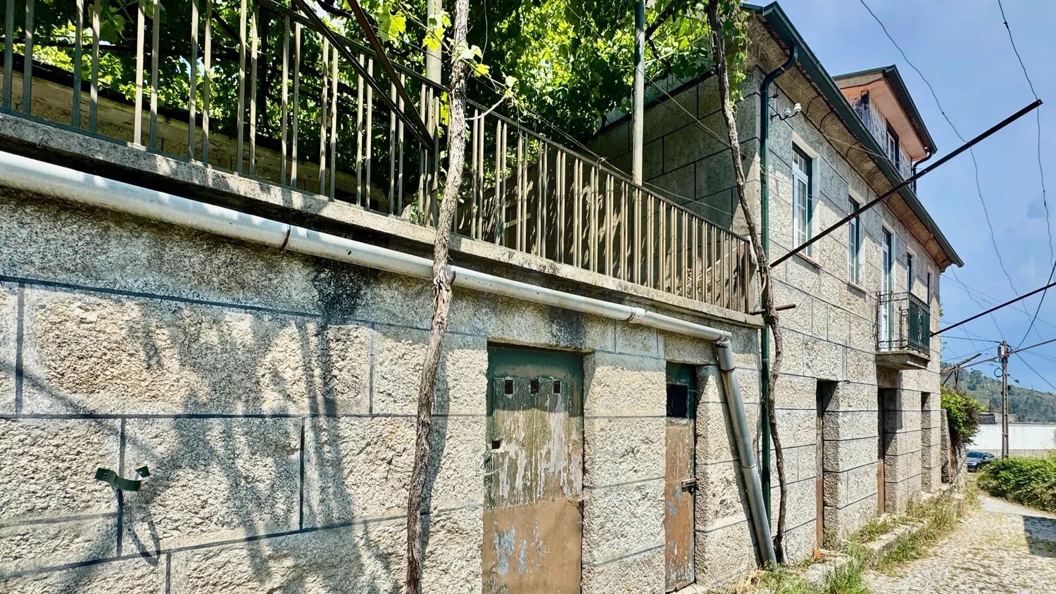 Quintinha Encantadora com Casa em Pedra - 3