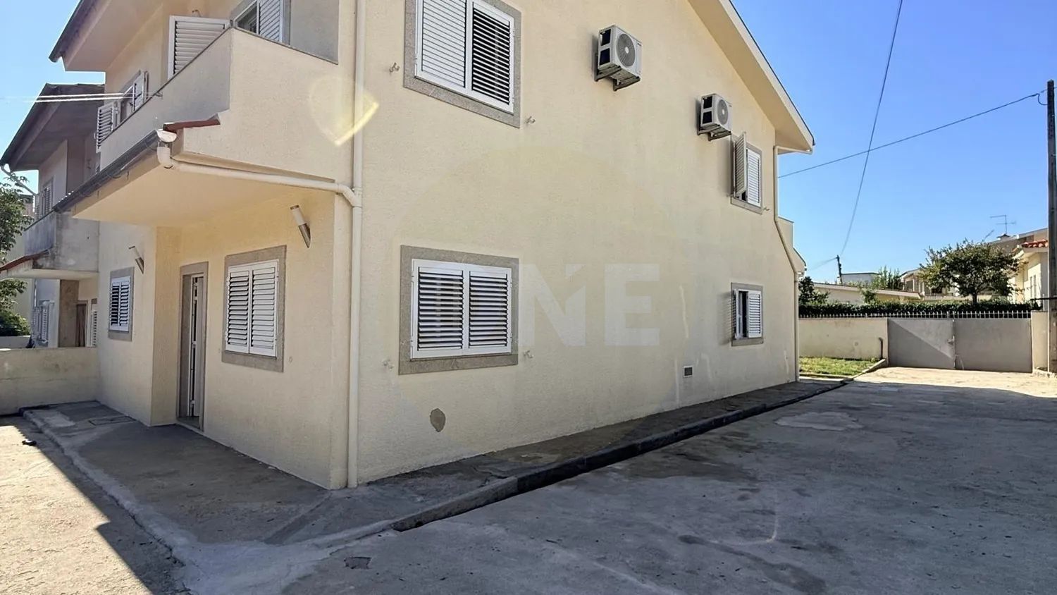  Fantástica Moradia T3 com Garagem, Jardim e Estacionamento para 3 Carros - 2