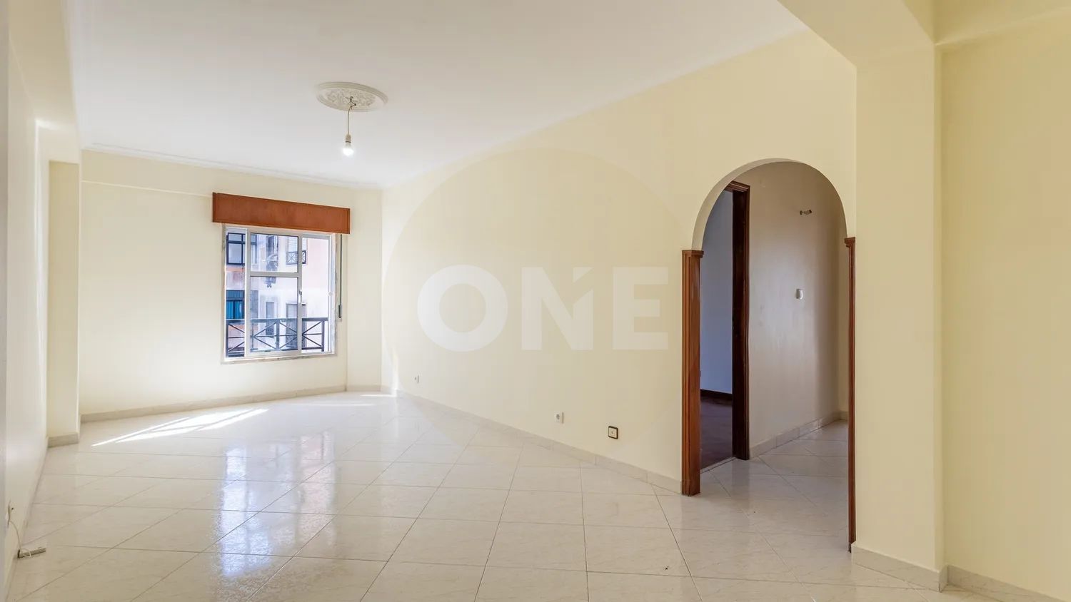 Apartamento T2 | Varanda e Arrecadação | Tapada das Mercês