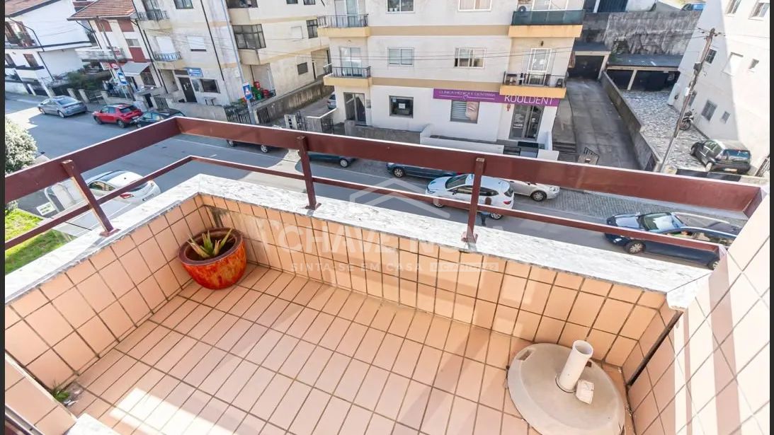Apartamento T2+1 c/Varanda e Lug. Garagem | Oliveira do Douro - 2
