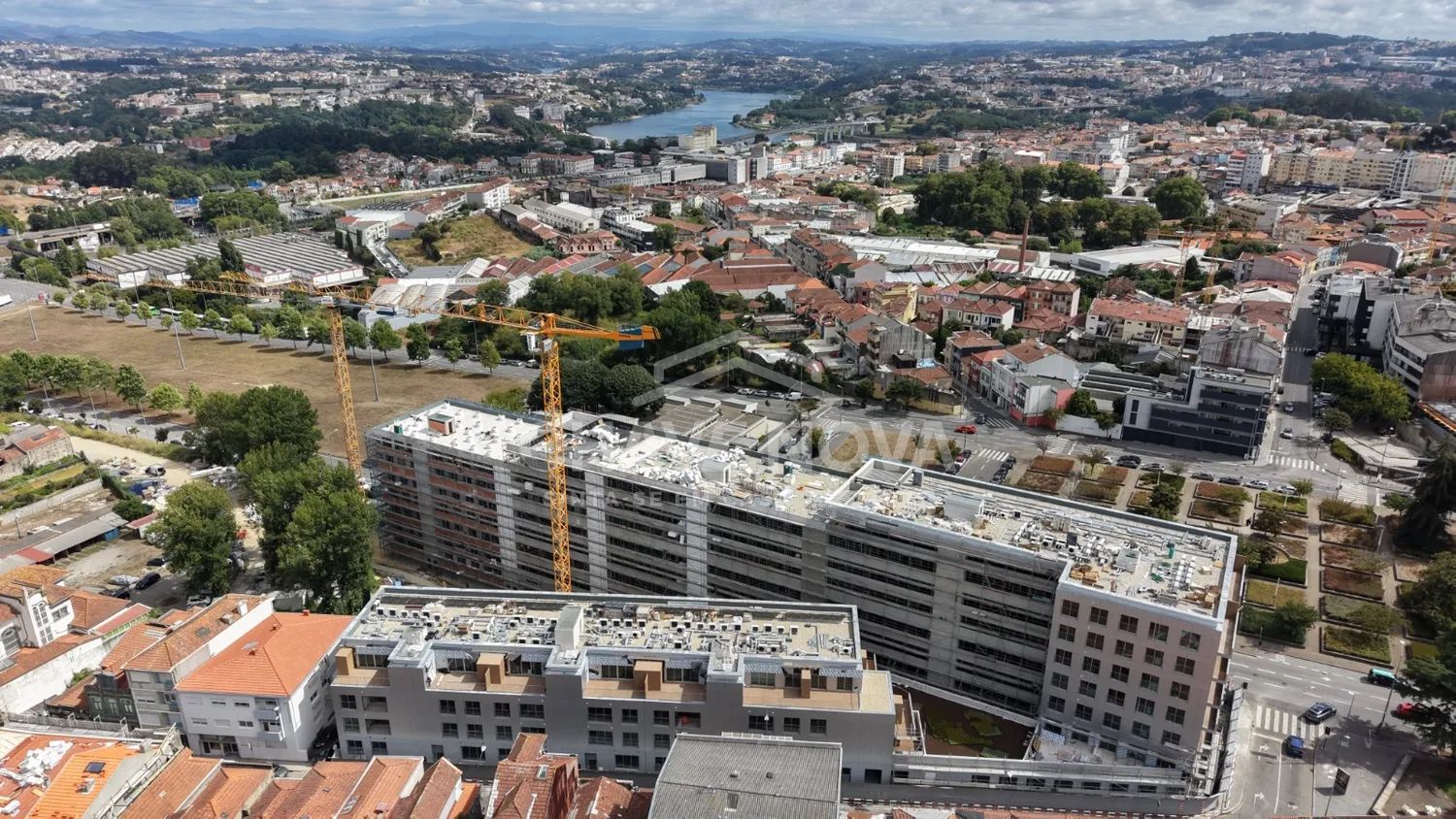 Apartamento T1 Novo com Terraço- Edifício Flores- Porto - 2