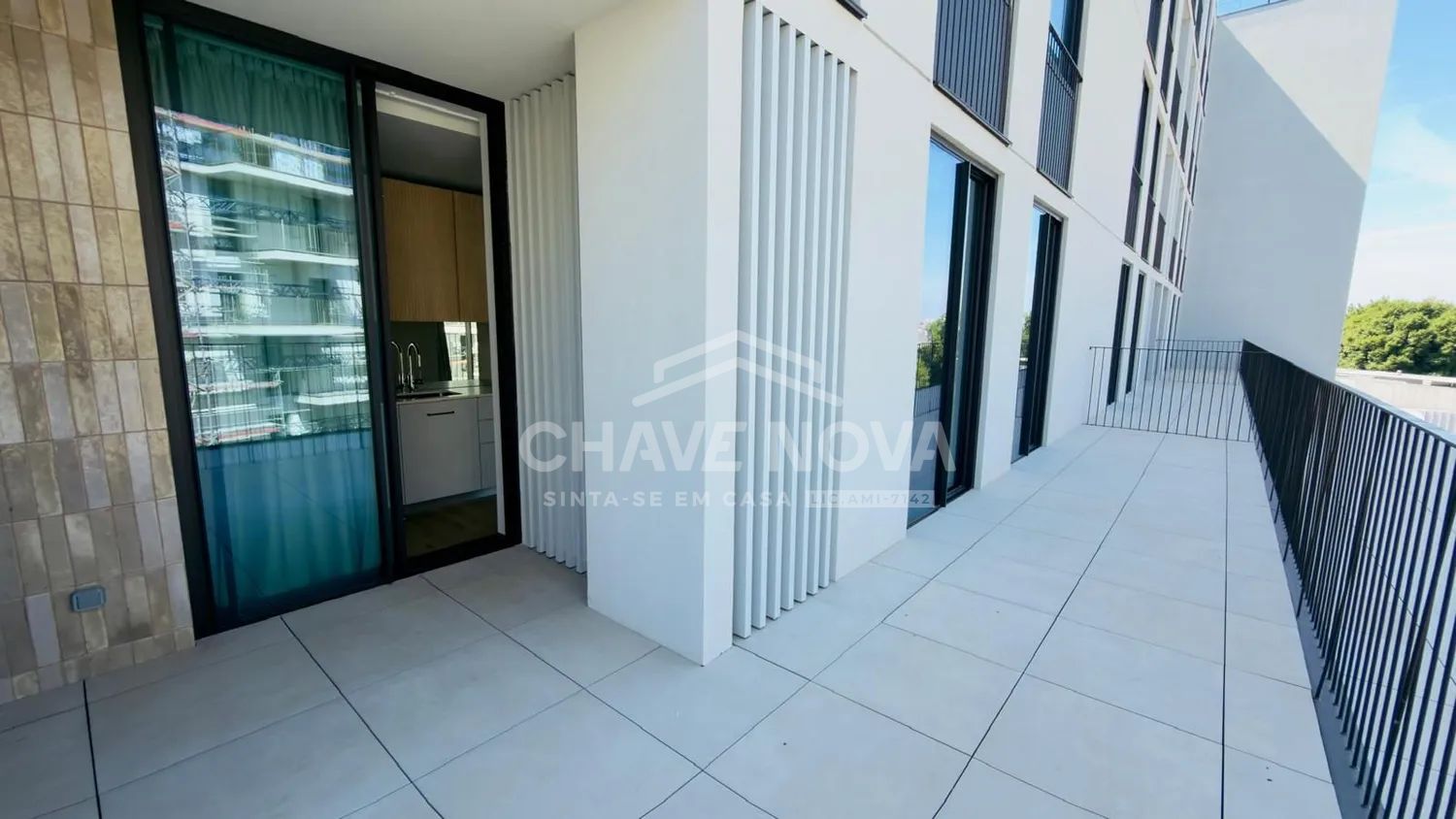Apartamento S1 Smart c/ Lugar de Garagem em Santa Marinha (Empreendimento KORI)