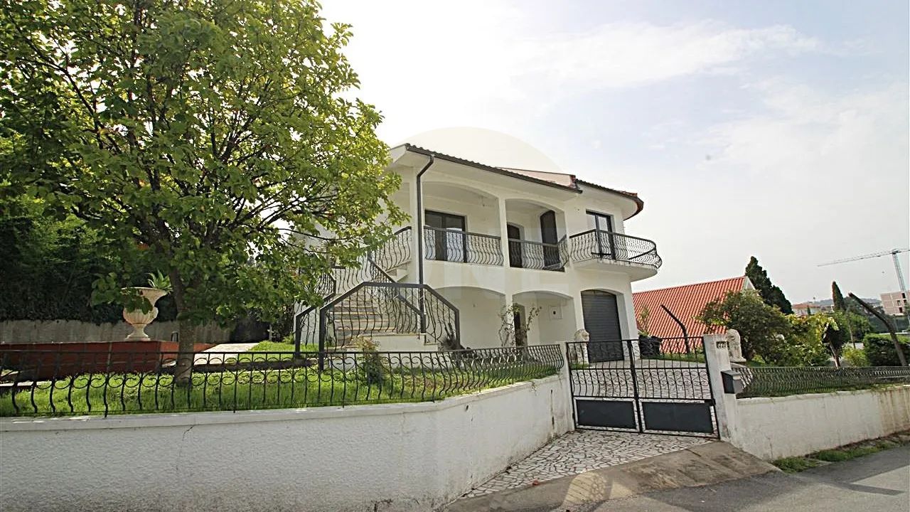 Moradia T3 com Piscina para Arrendamento - 3