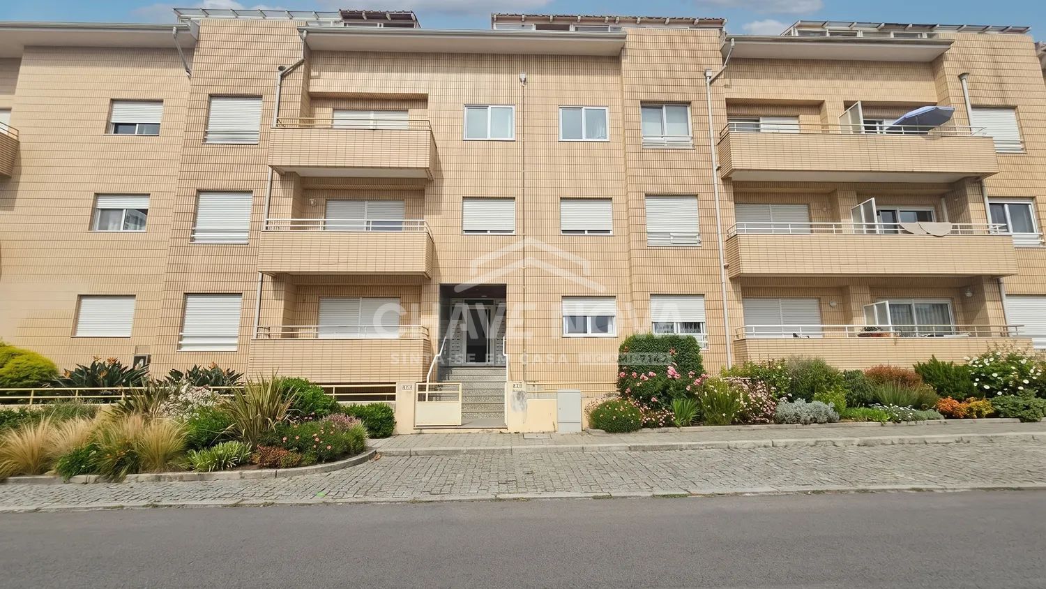 Apartamento T2 c/ Garagem Box em Vilar do Paraíso