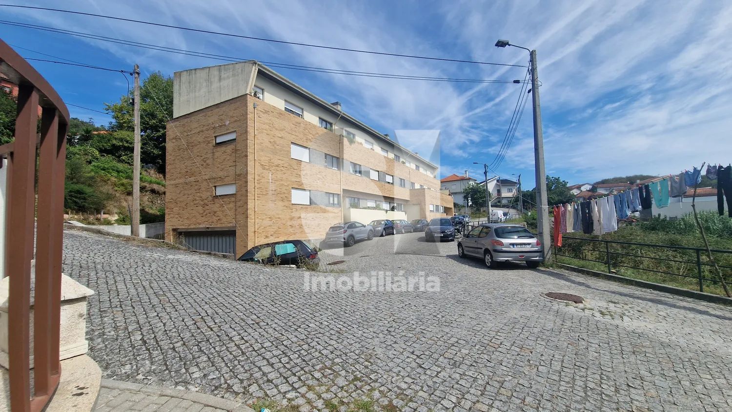 T2 Louredo | Garagem | Varanda Fantástica | 4 min. centro de Paredes