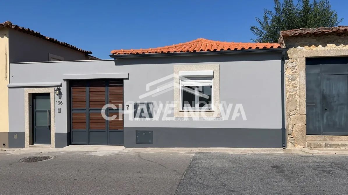 Moradia Térrea T2 Totalmente Remodelada - Vilar do Paraíso