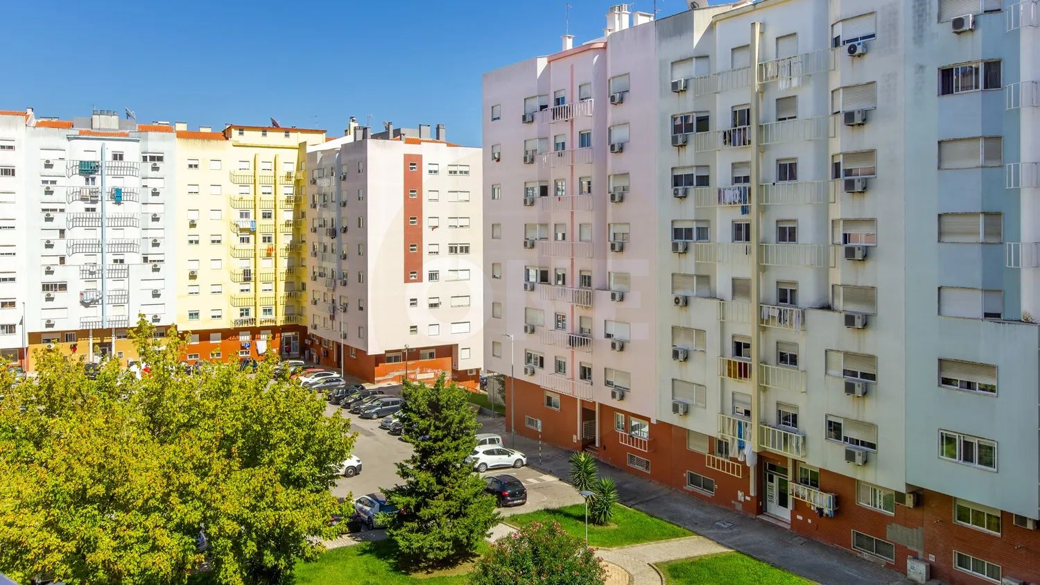 2-Bedroom Apartment in Santa Marta do Pinhal  / Renovated / Furnished / Equipped / 5 Minutes from the Train StationN/A