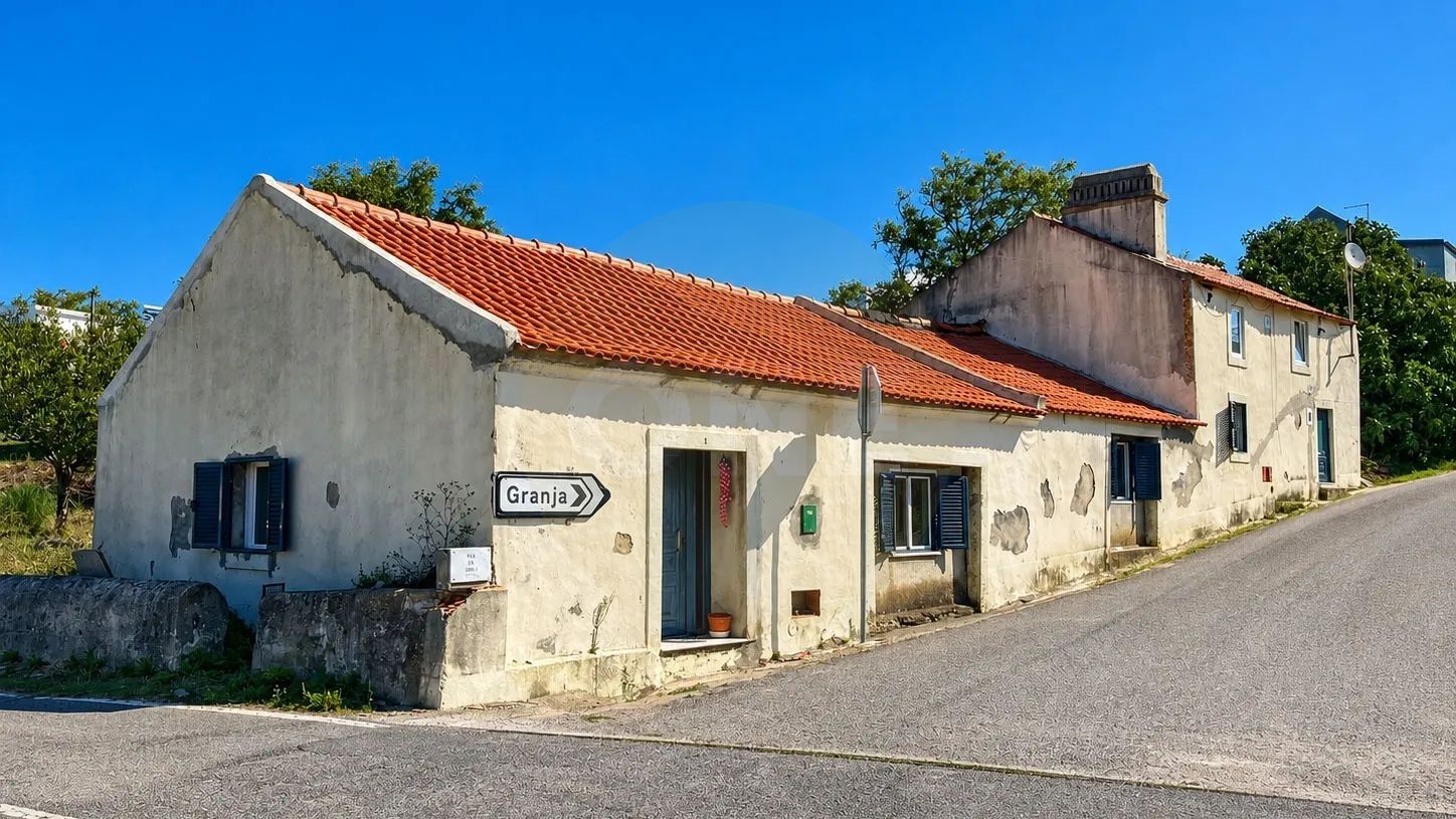 Moradia com 253 m² e Terreno de 1.129 m² em Arranhó