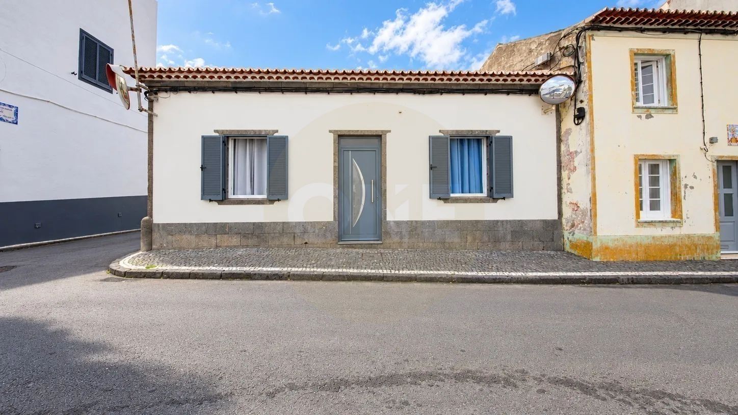 🏡 A Sua Nova Casa na Ribeira Grande – Moradia T3 junto às Piscinas