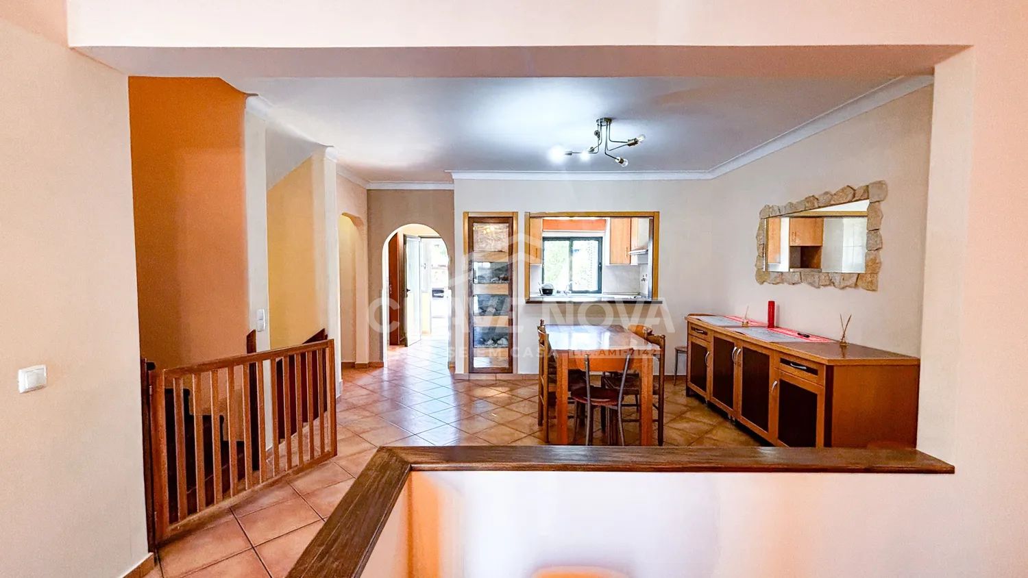 T3+1 House with Backyard in Gambelas, Faro - 3