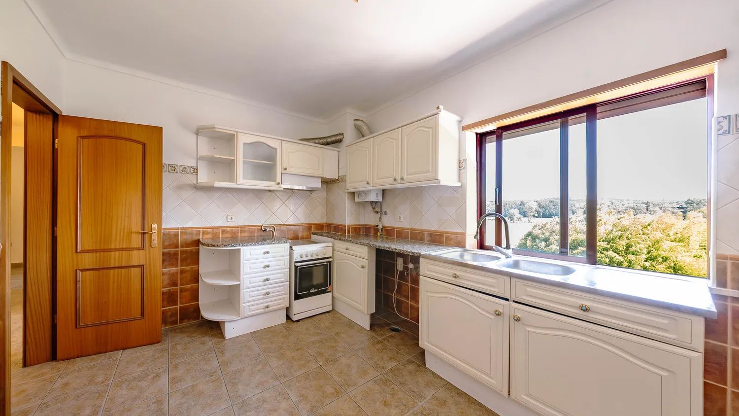 Apartamento T3 no Centro de Anadia - 2