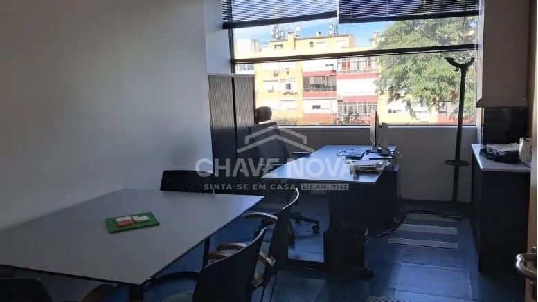 Espaço Comercial com rentabilidade - 3