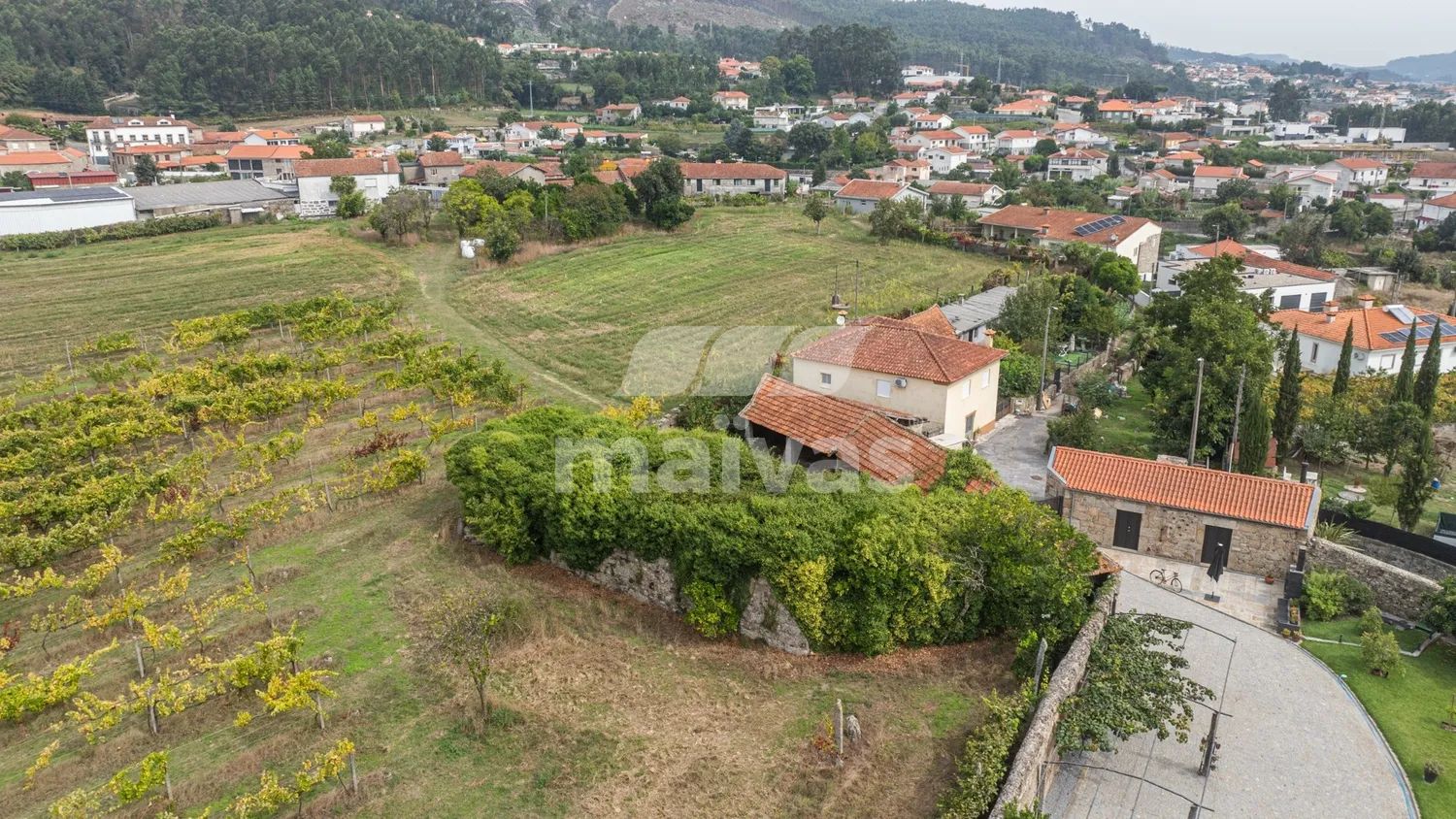 Moradias para Reabilitar com 926 m² de terreno | Vila Nova de Famalicão