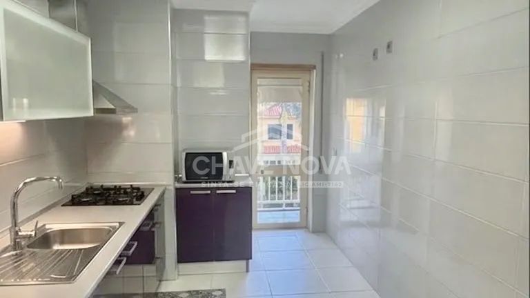 Apartamento T3 em Paços de Brandão c/ Elevador e Garagem - 2