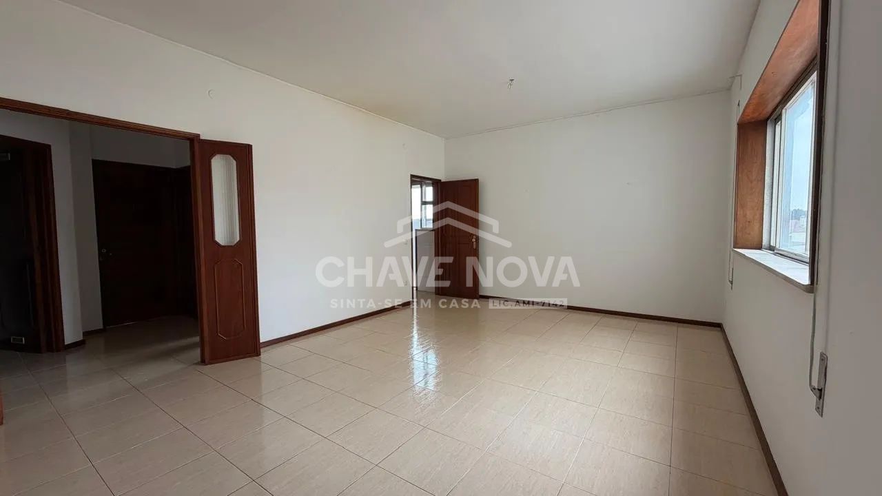 Apartamento T2 Luminoso em Leça da Palmeira – Qualidade de Vida Junto ao Mar - 3