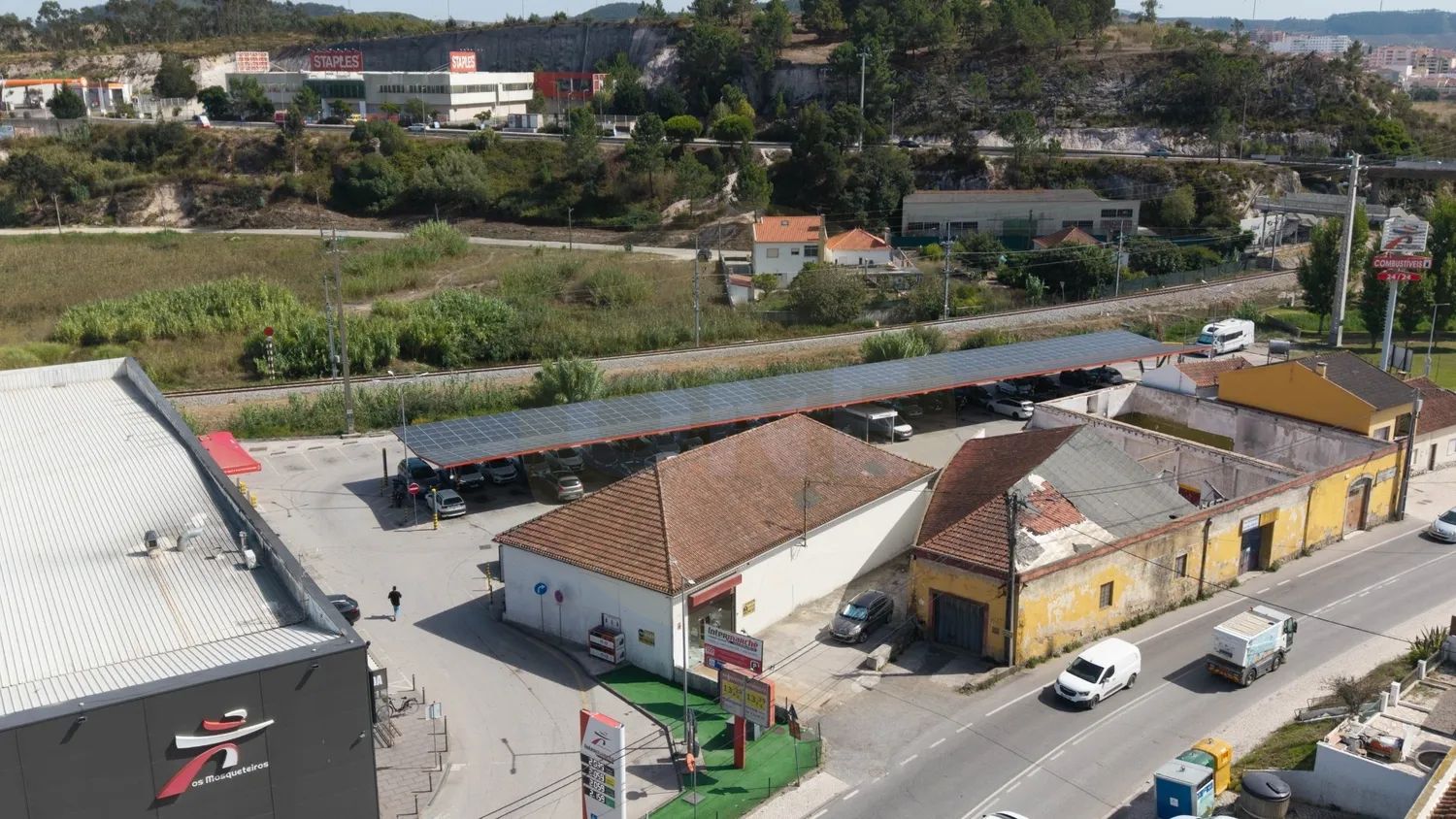 Commercial property with 340 m² in the center of Torres Vedras.