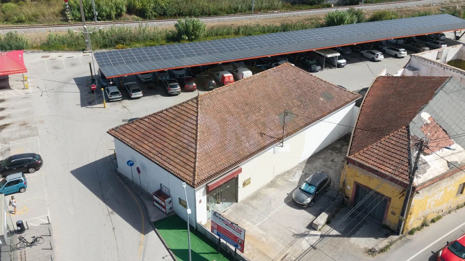 Commercial property with 340 m² in the center of Torres Vedras. - 2