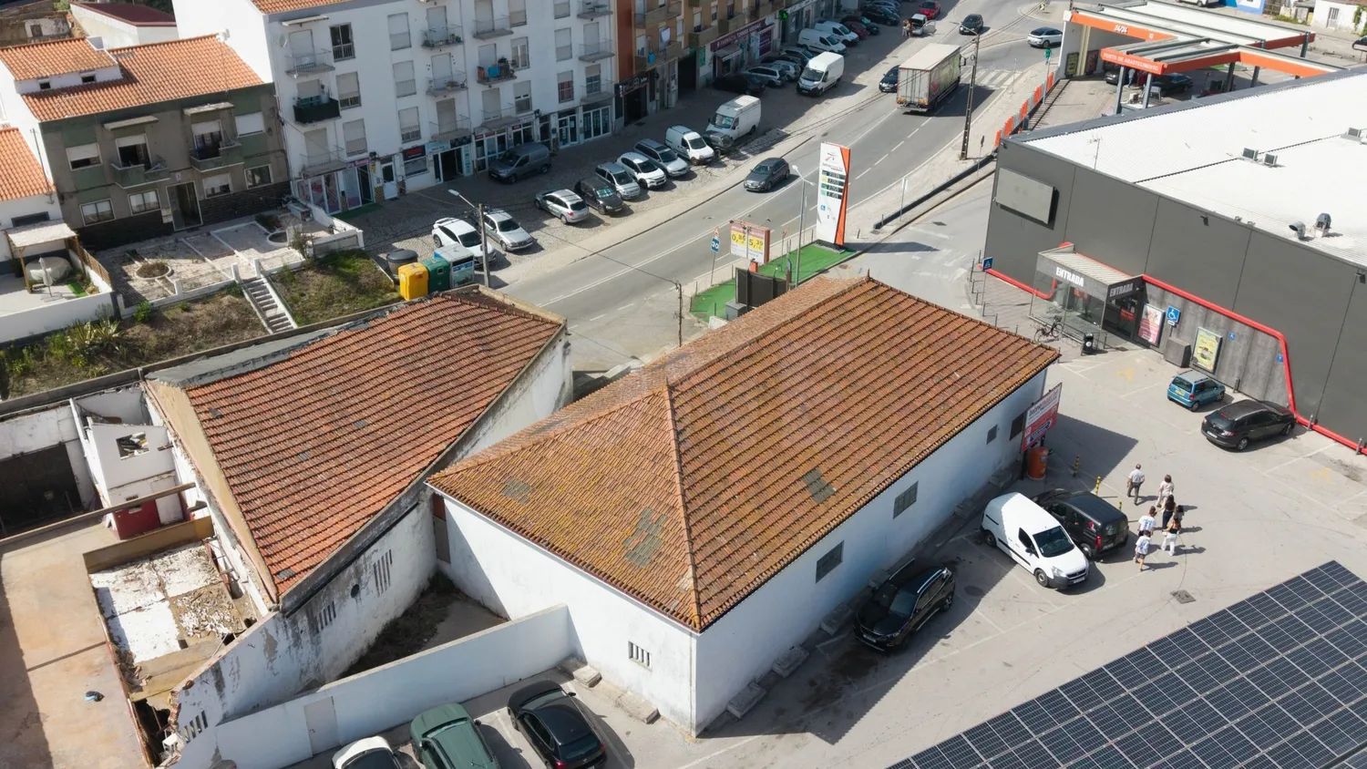 Commercial property with 340 m² in the center of Torres Vedras. - 3