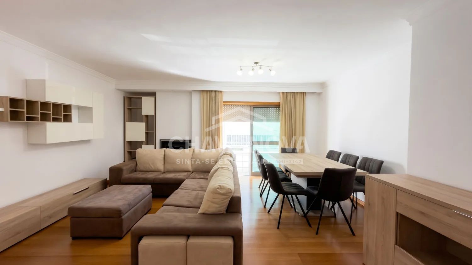 Apartamento T2 Mobilado Como Novo c/ Lugar de Garagem em Oliveira do Douro