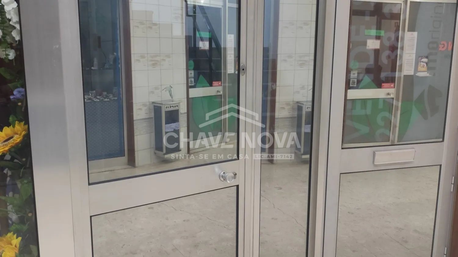 Espaço comercial à venda na Avenida da República junto à Câmara de Gaia 
