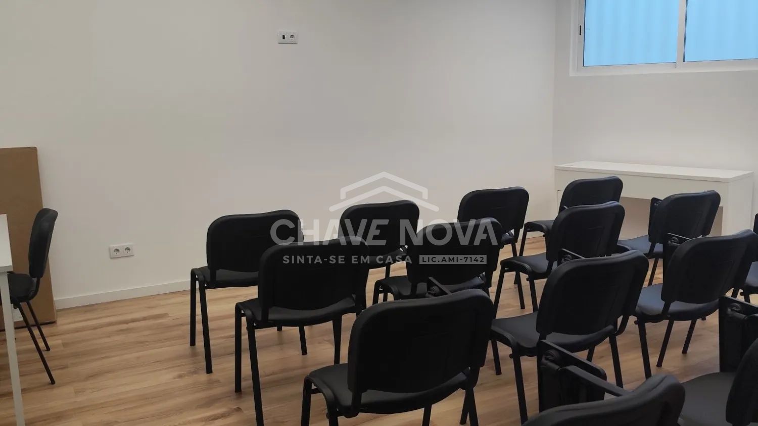 Espaço comercial à venda na Avenida da República junto à Câmara de Gaia  - 2