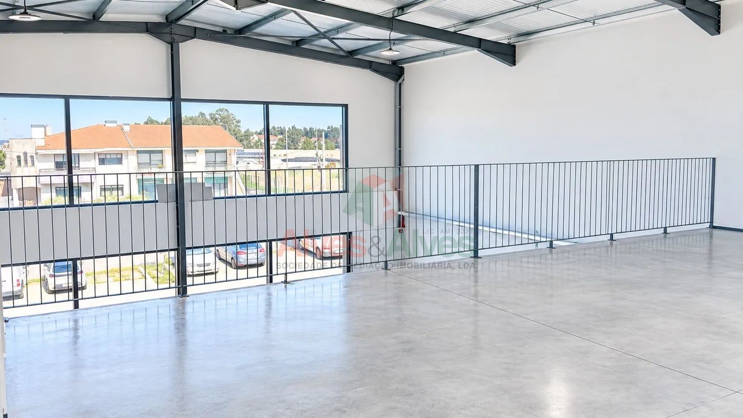 Armazém novo em Nogueira da Maia