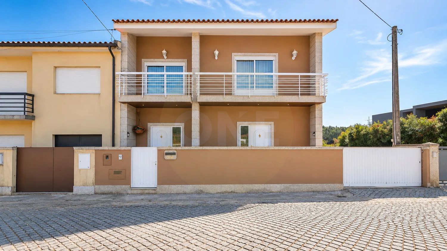 Moradia T4+ para venda renovada!  