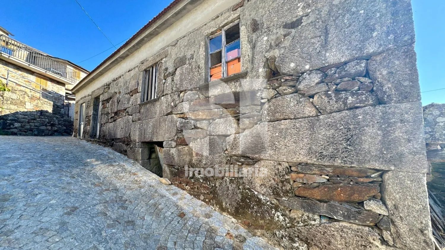Maison traditionnelle en pierre à rénover avec vue imprenable sur les montagnes – Tebilhão, Arouca - 3