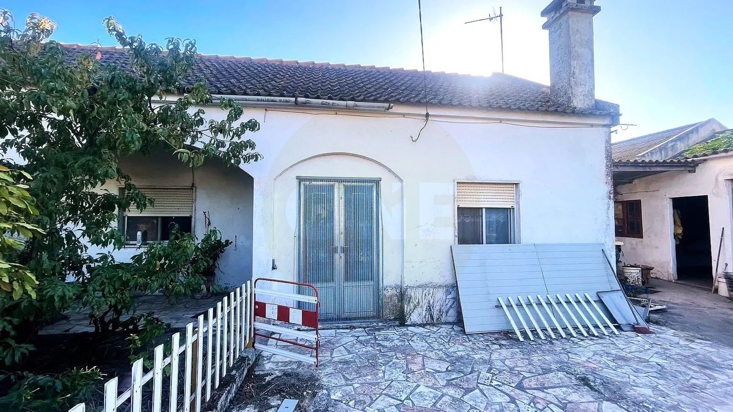 Moradia T2 para remodelar em Lagoinha, Palmela 