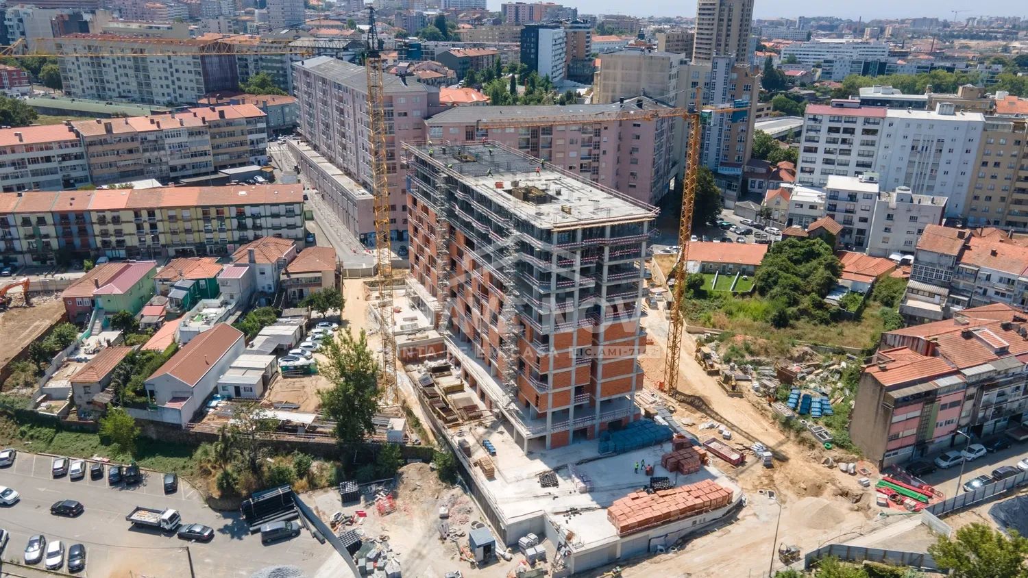 Apartamento T1 Novo c/ Lugar de Garagem em Mafamude (Centro de Gaia) - 3