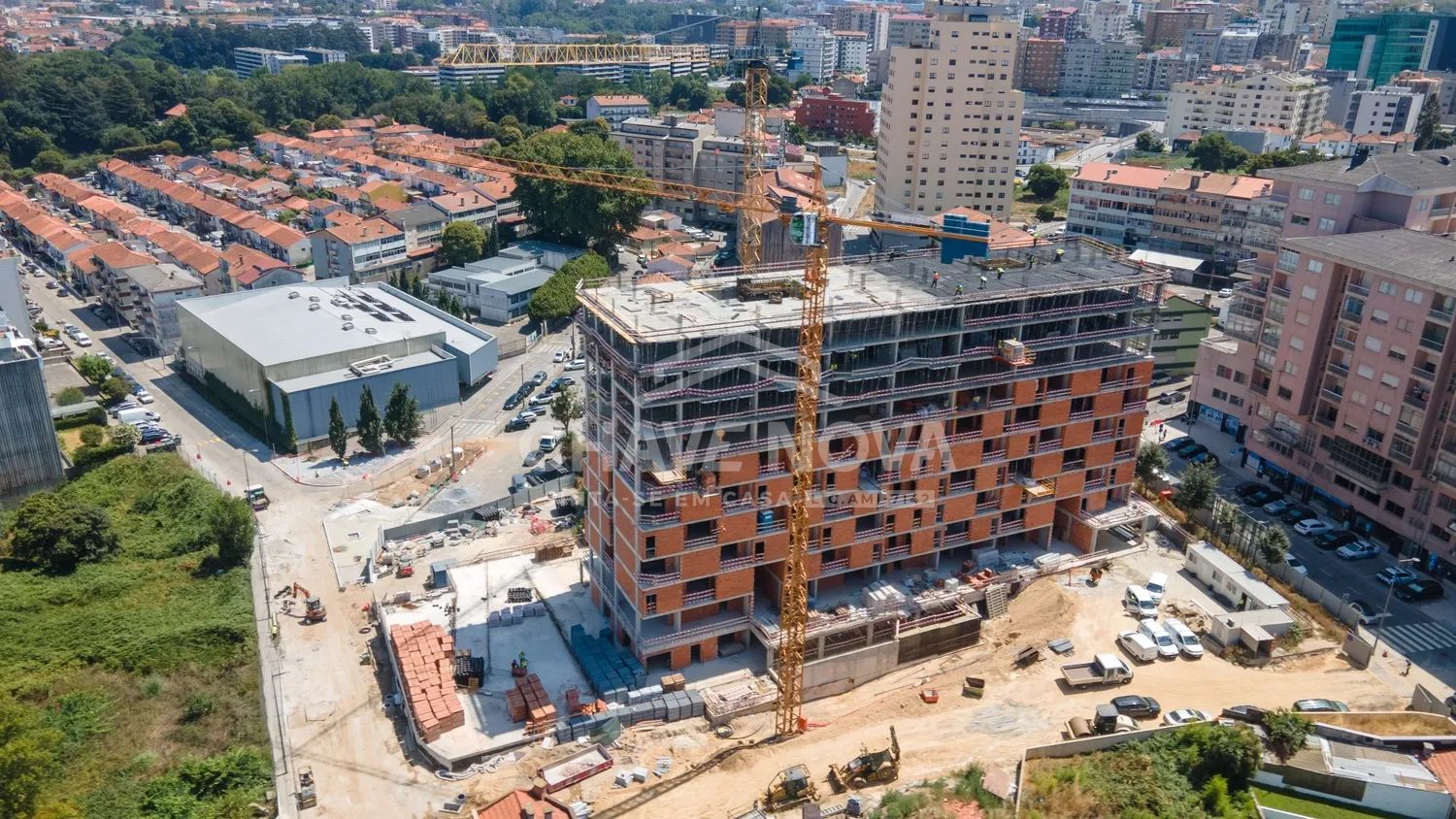 Apartamento T1 Novo c/ Lugar de Garagem em Mafamude (Centro de Gaia)
