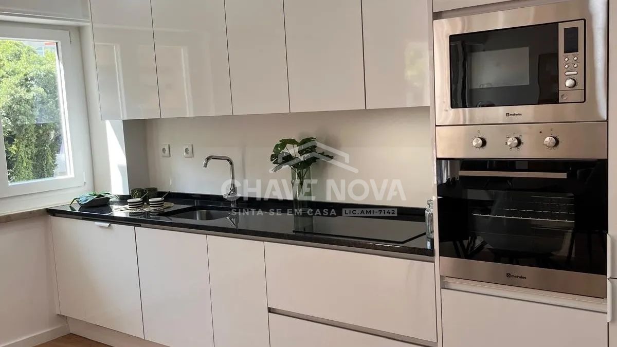 T3 em remodelação total com varandas e elevador - Benfica - 3
