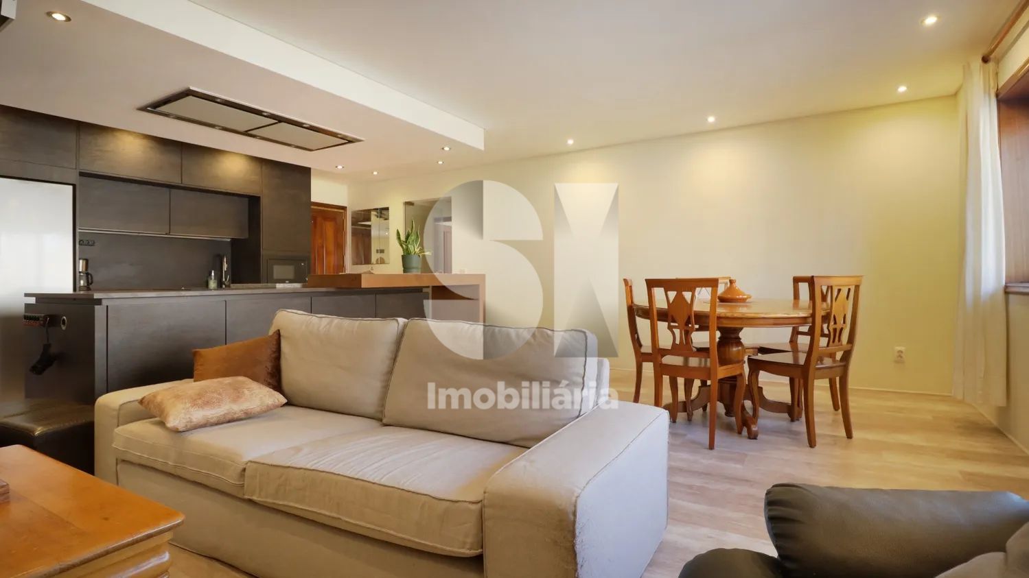 3-Bedroom Apartment in Ermesinde with Garage, Lift and Fireplace - 2