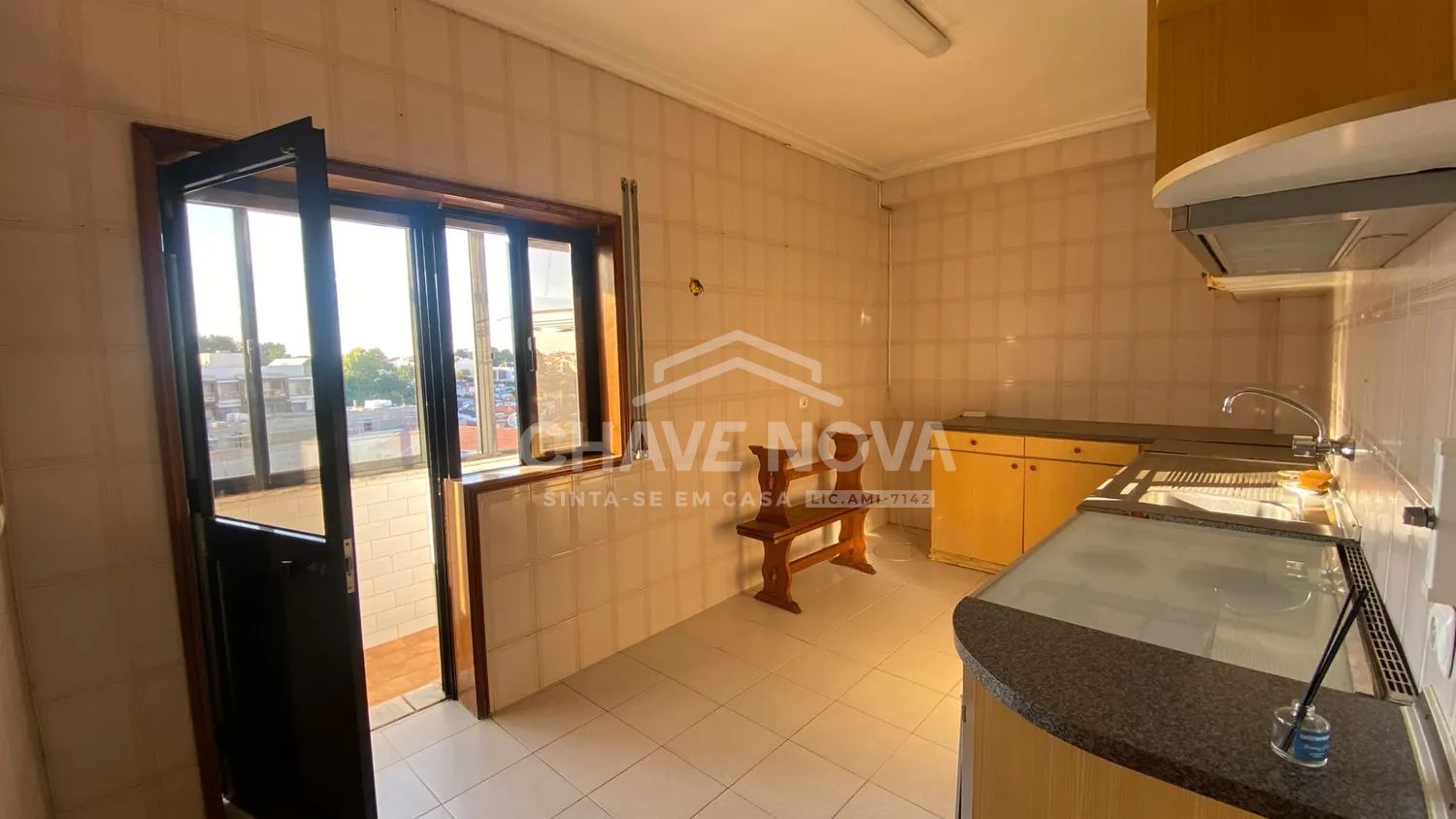 Apartamento T2 virado Poente c/lugar de garagem  - 2