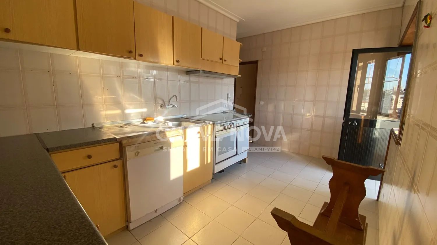 Apartamento T2 virado Poente c/lugar de garagem  - 3