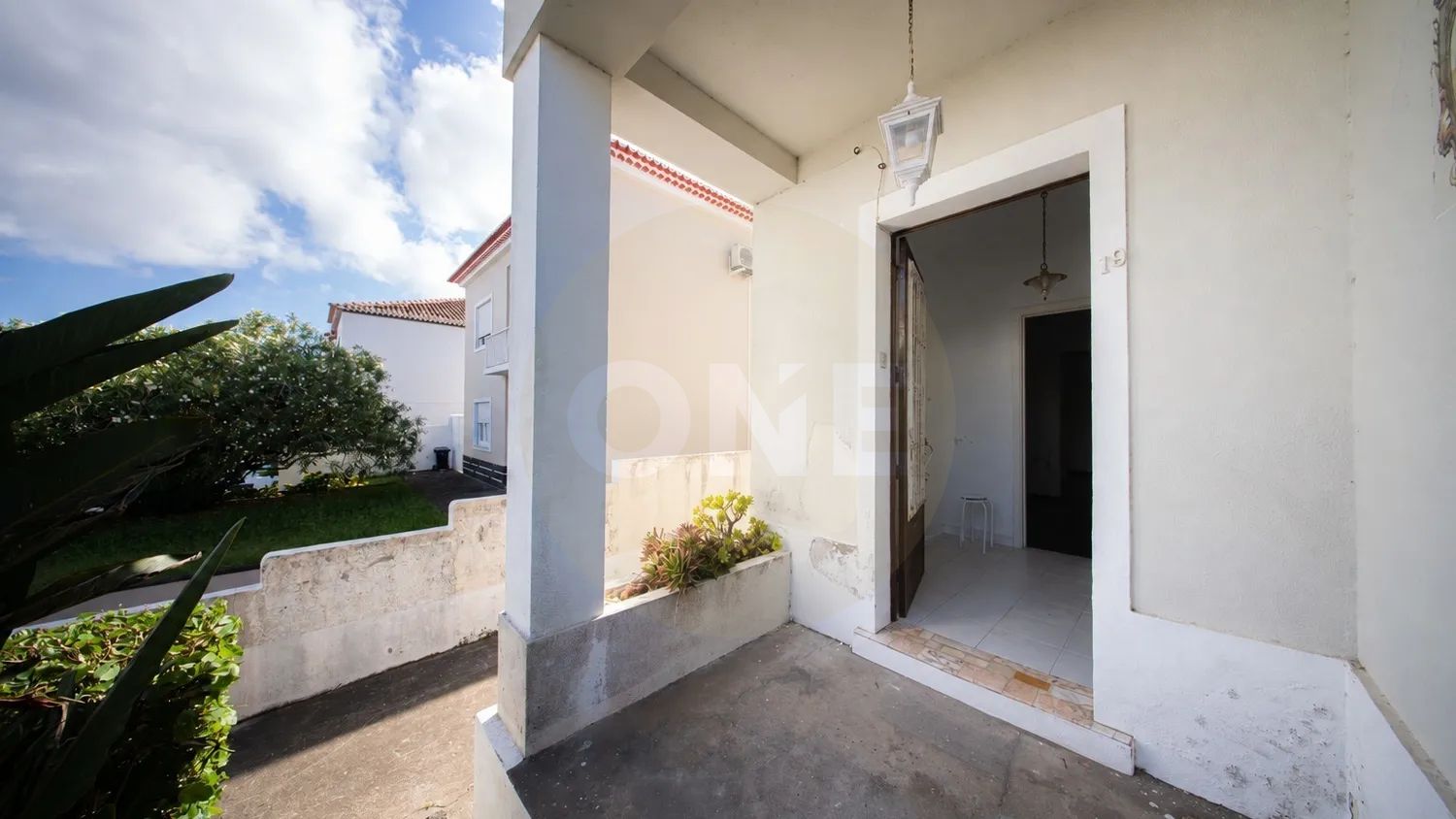 Moradia T3 com Jardim e Anexo - Espaço, Potencial e Rentabilidade no Coração da Cidade - 2