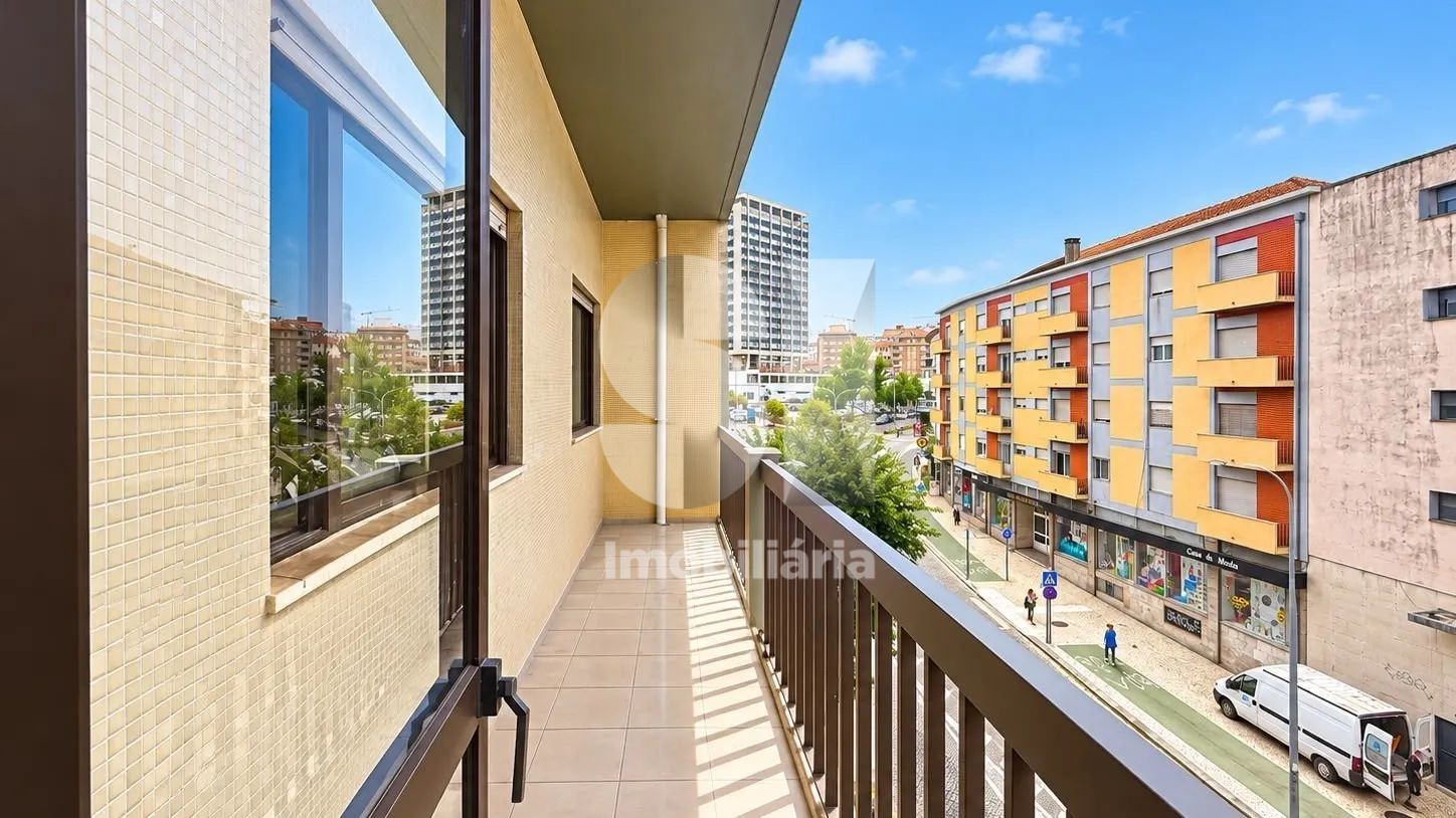 2-Bedroom Apartment in Viseu City Center with Garage