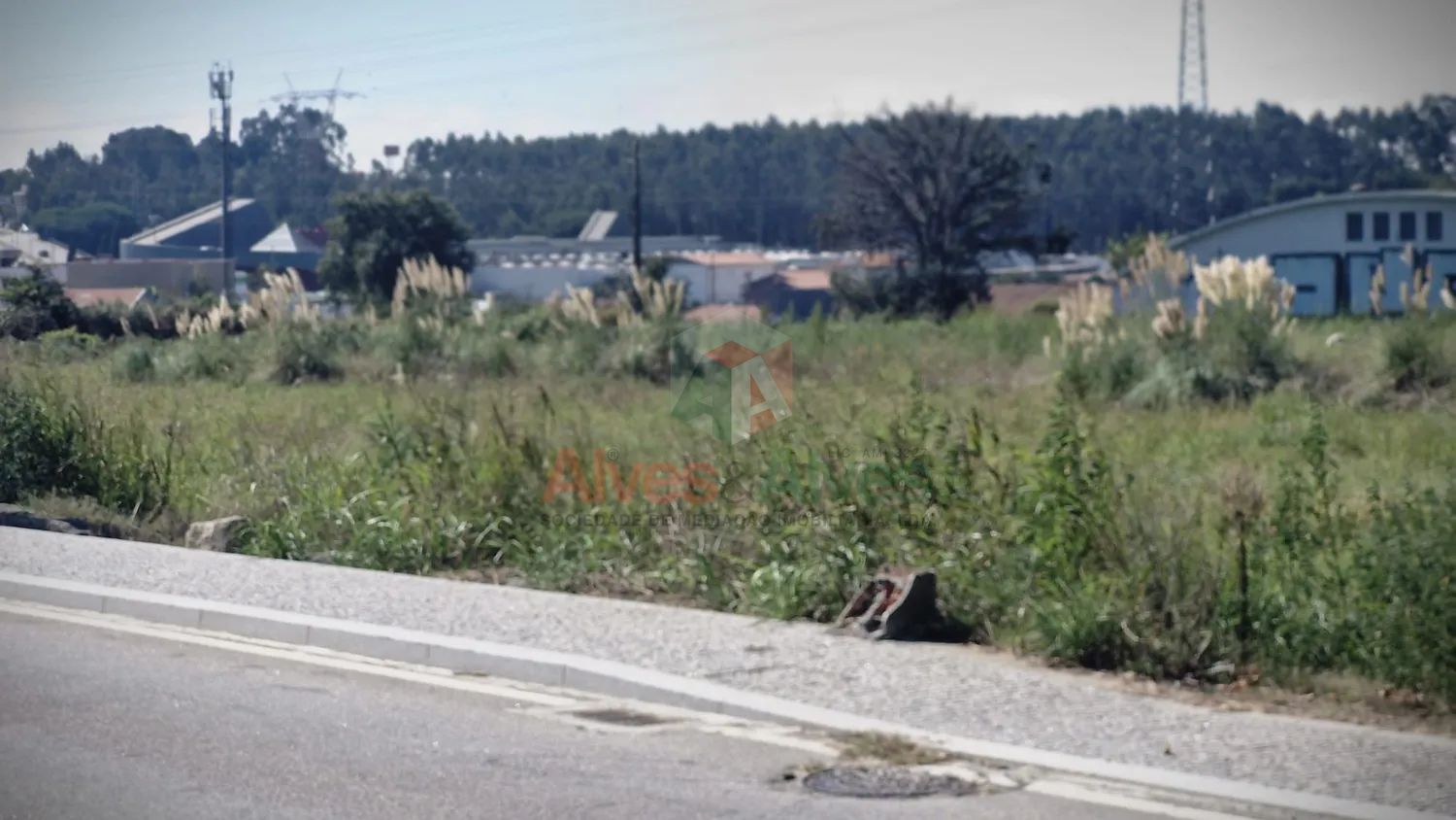 Terreno Comercial – 4.800 m² | Arrendamento | 5.000 €/mês - Maia (N14) - 2