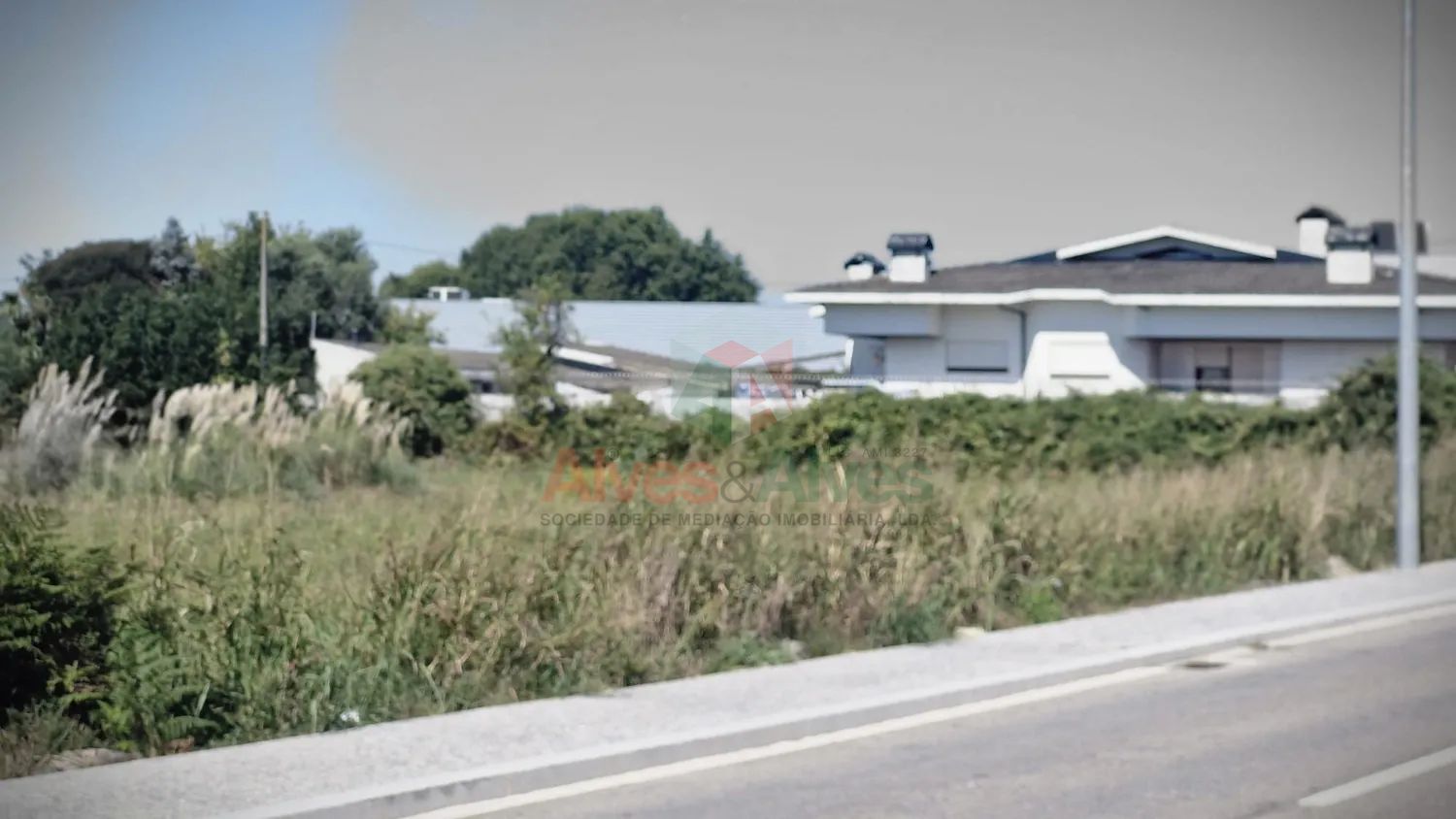 Terreno Comercial – 4.800 m² | Arrendamento | 5.000 €/mês - Maia (N14) - 3