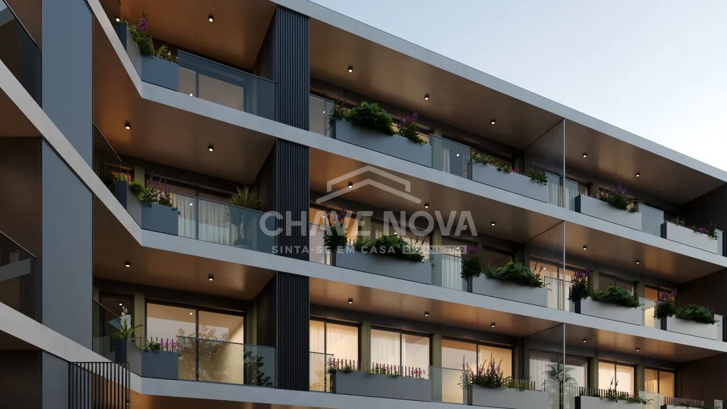 Apartamento T1 Novo Último Piso c/ Varanda e Lugar de Garagem em Santa Marinha (Coimbrões) - 2