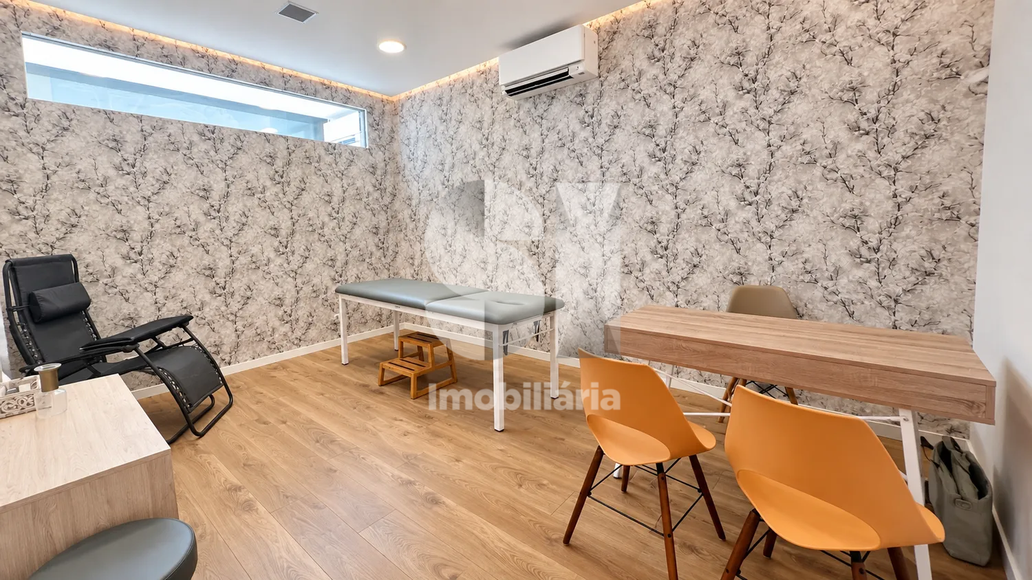 LOJA NO CENTRO DE ALCOBAÇA | 41 m² | Equipada | Potencial para habitação 