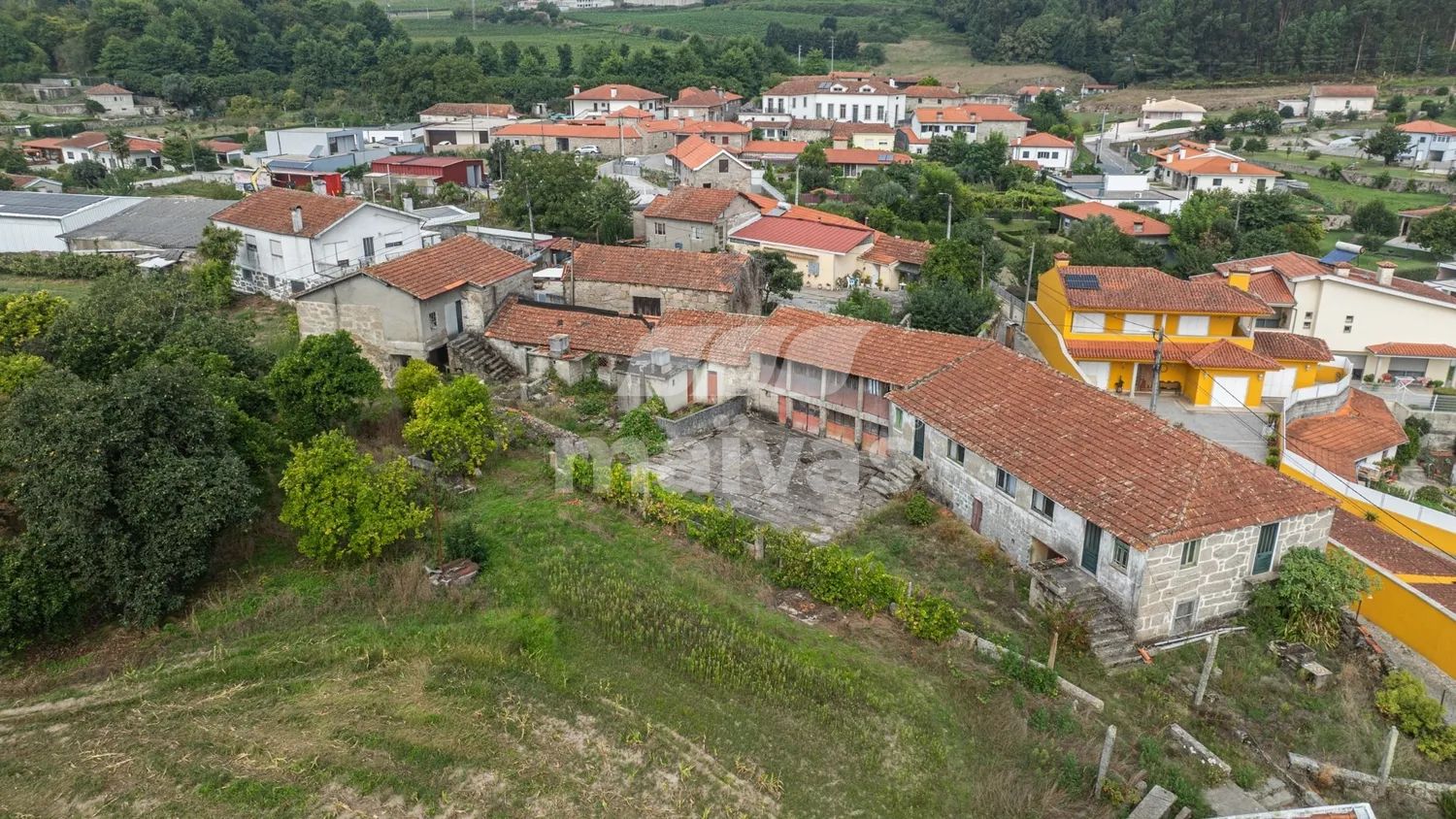 Moradias para Reabilitar com 1.140 m² de Terreno | Vila Nova de Famalicão - 2
