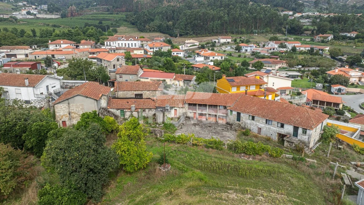 Moradias para Reabilitar com 1.140 m² de Terreno | Vila Nova de Famalicão - 3